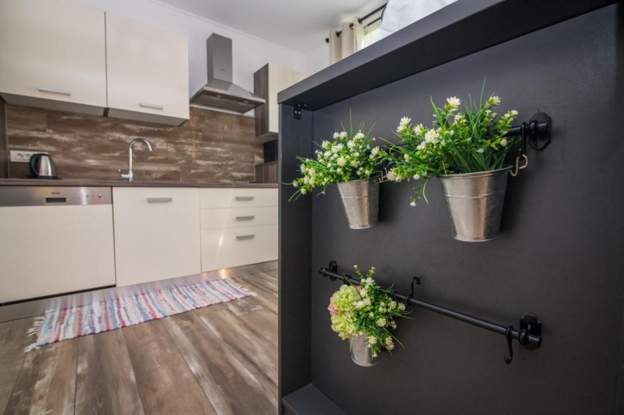 Apartment Traversa Novalja Exterior photo